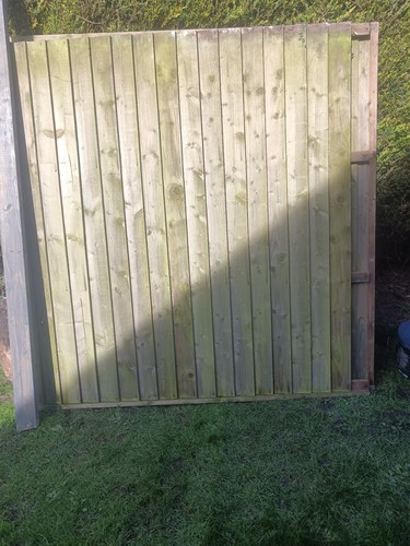 6 fencing panels close - 8,,